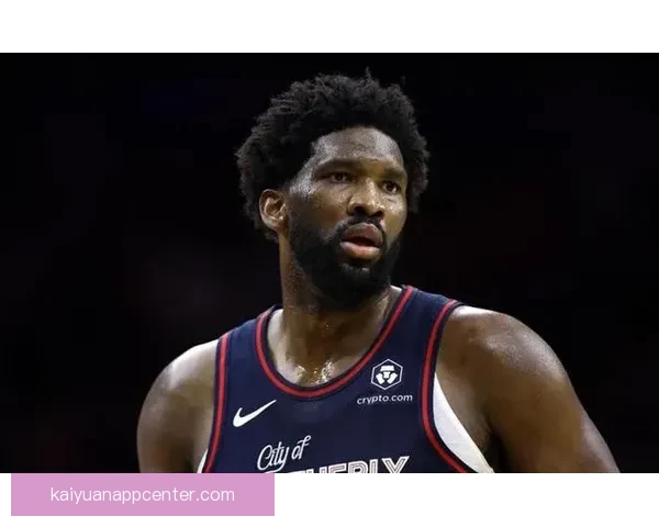 科尔谈梅尔顿拇指伤势困扰及球队第三节崩盘问题